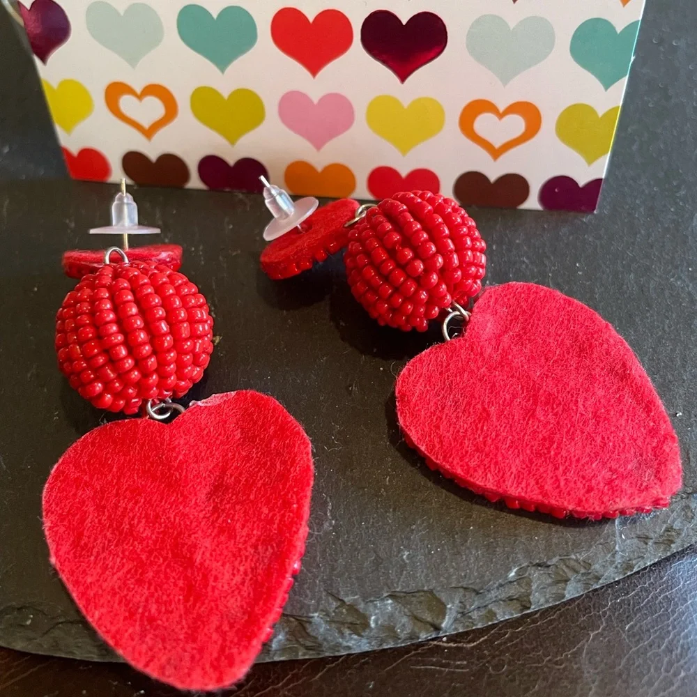 RED BEADED HEART EARRINGS ❤️ - Picture 4 of 6